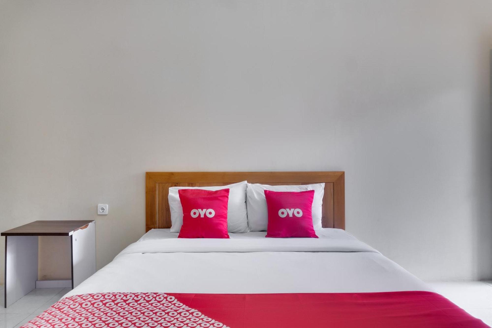 Super Oyo 1579 Kate'El Inn Banyuwangi  Zewnętrze zdjęcie
